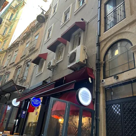 Sahin Pera Suit2 Great Location 2 Bedroom Air-conditioned Стамбул